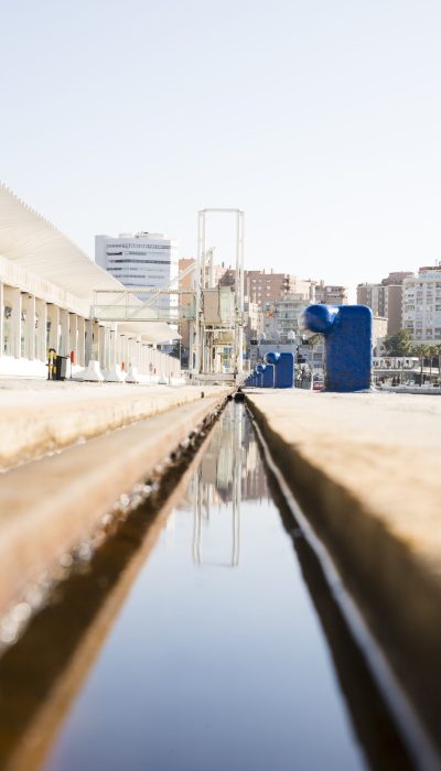diminishing-perspective-water-canal-near-dock